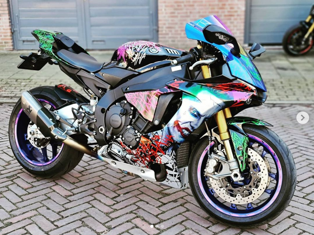 R1 Custom Wrap